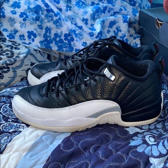 Jordan 12 playoff lows - Picture 2 of 5